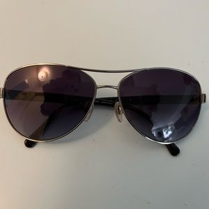 Excellent condition Burberry aviator sunglasses.